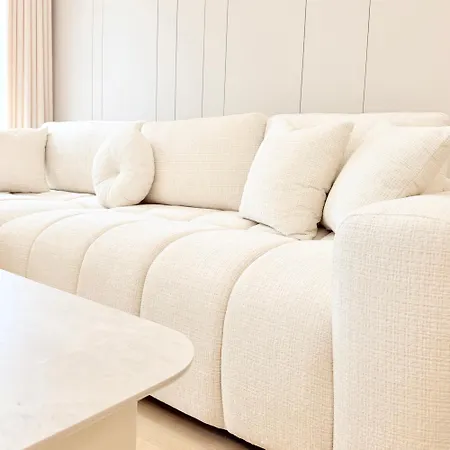 Solix Loft Center * ティラナ